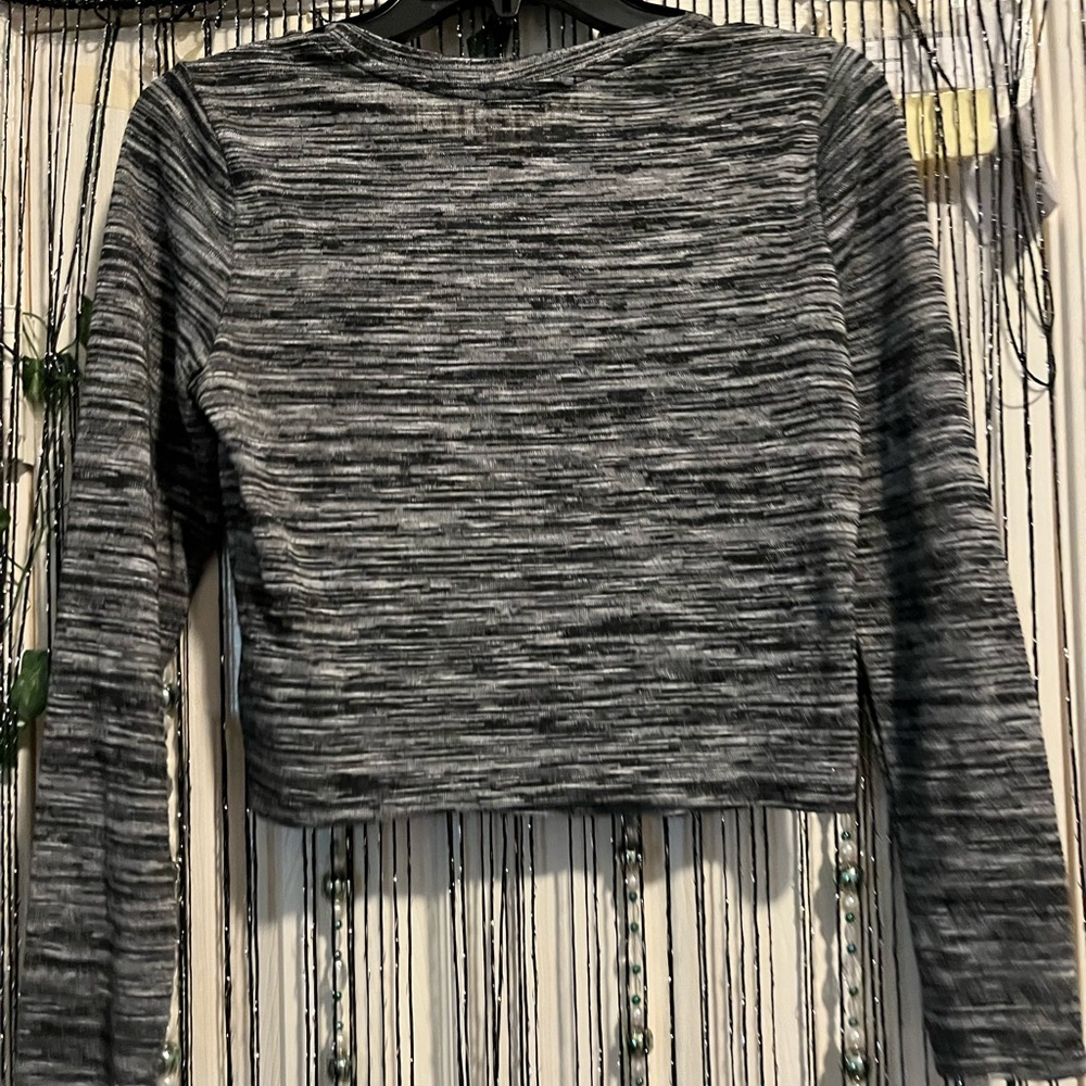 Crop top - Picture 2 of 3